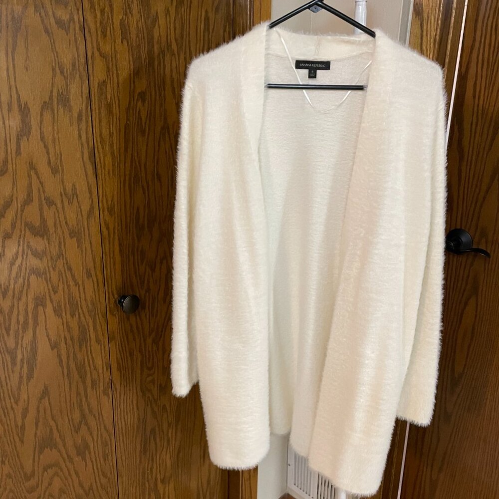 Banana Republic Size Small Cream Fuzzy Sweater